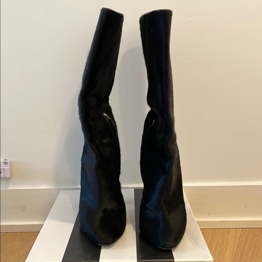 Black Women's Knee-High Boots